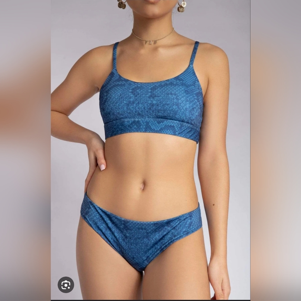 CXIX Eco-Classix Classic Snake Blue Pole Top & Bottom Size Large Set